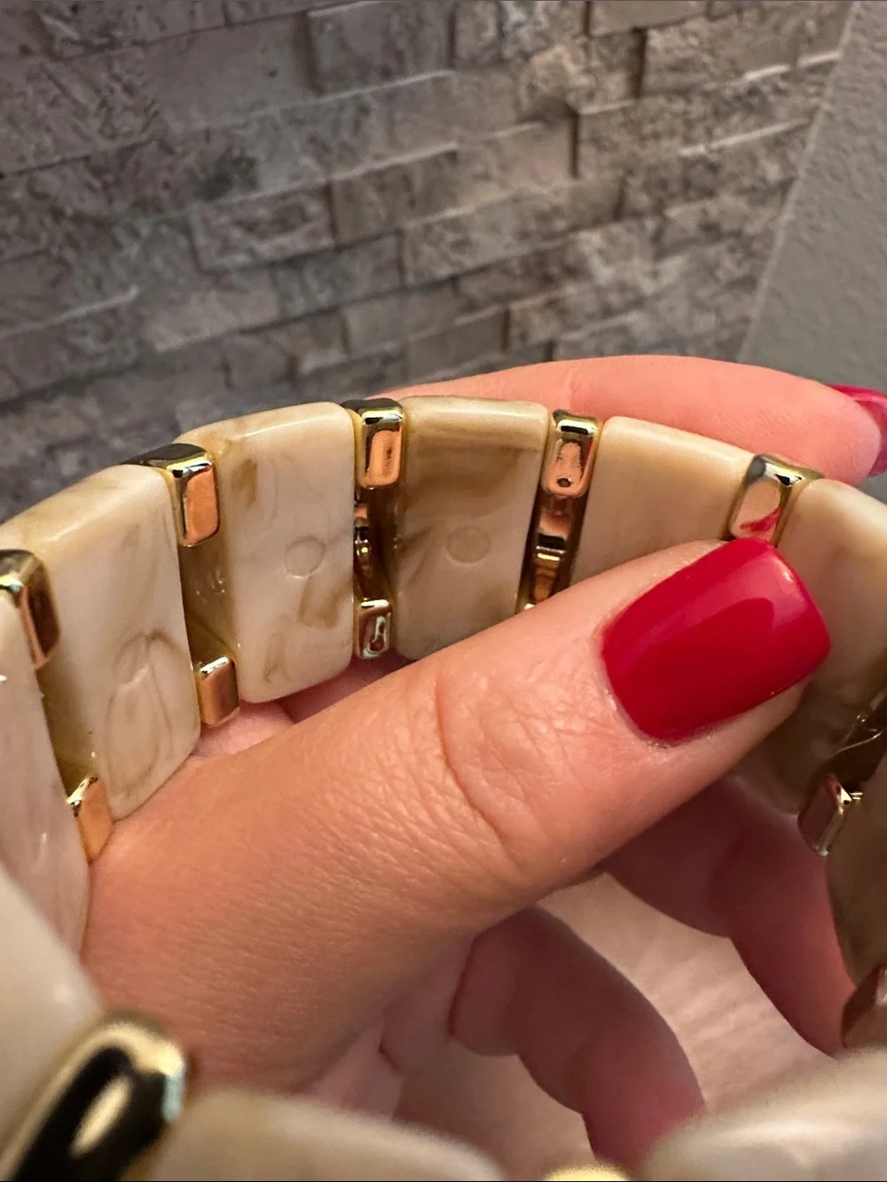 Fashion Jewelry Cream and Gold Stretch Bracelet